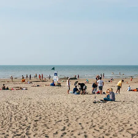 Cozy With A Top Location Apartament Koksijde
